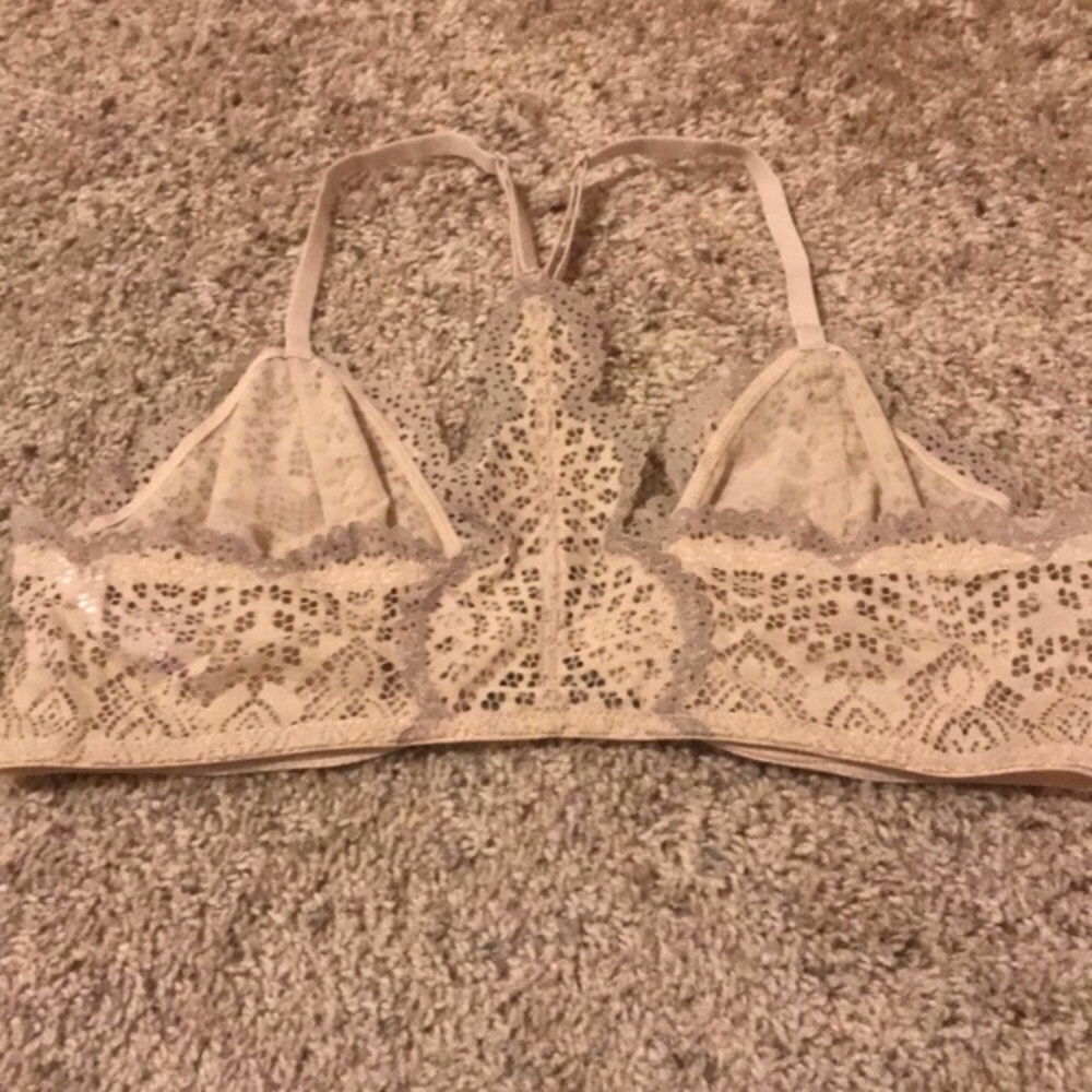 ❌SOLD❌NWOT Front close lace bra - Picture 2 of 3